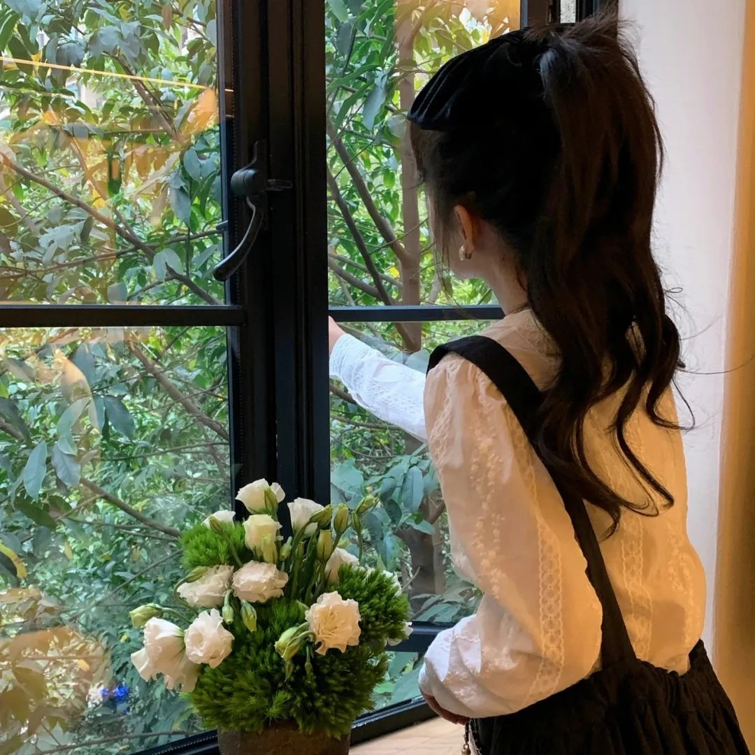 俏探女娇娃